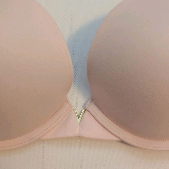 💖2/$35💖 Victoria's Secret Light Pink Bra - Picture 5 of 5
